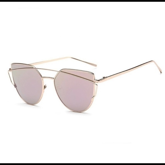 Mirrored Cat Eye Sunglasses - Picture 4 of 7